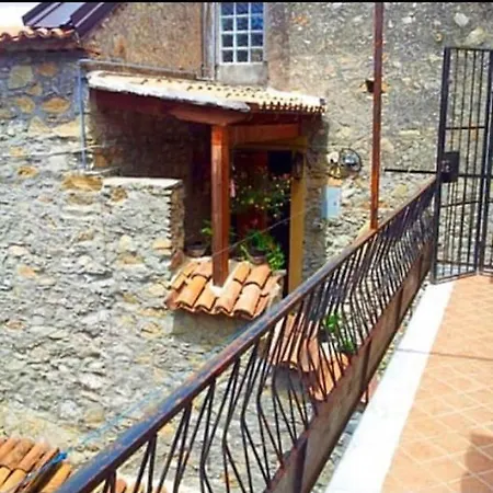 Il Vicoletto Del Borgo * Santa Domenica Talao